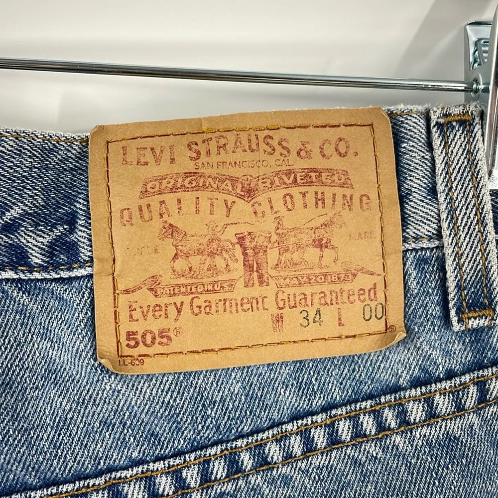 Vintage 90’s y2k Levi’s 505 Regular Fit Denim Shorts Blue Jean Size 34